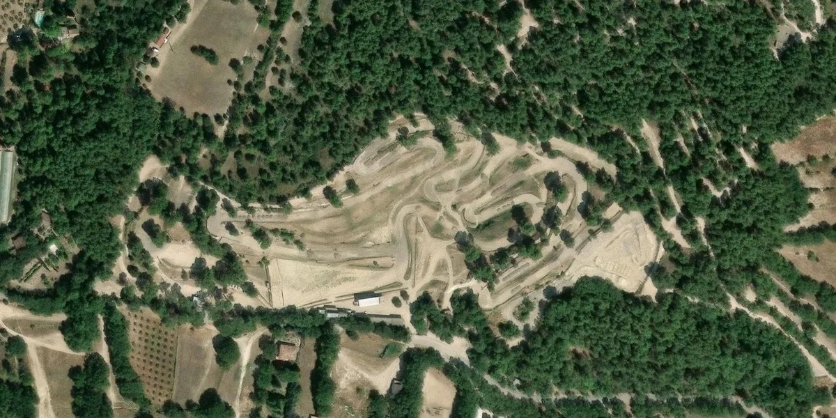 Circuit Moto Cross de Pernes les Fontaines