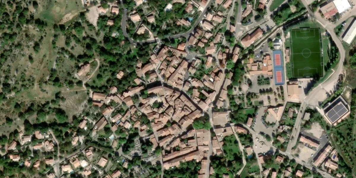 Terrain de Saint-Martin-de-Londres