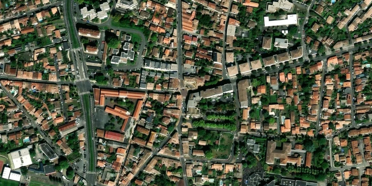 Terrain de St-Laurent-dâArce