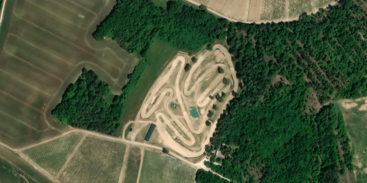 Terrain de Motocross de Molosmes