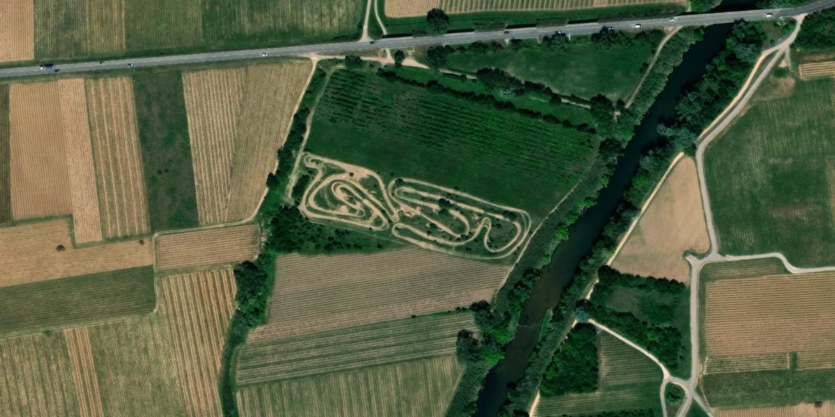 Piste de VTT et moto-cross