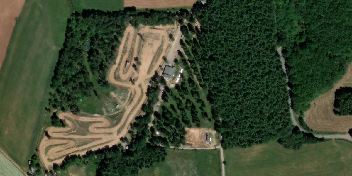 Circuit Moto Cross de St Mamet la Salvetat