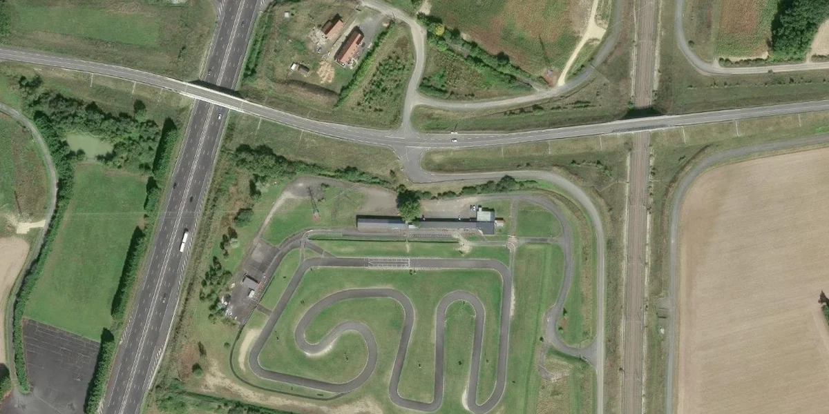 Circuit de Karting de Villeperdue