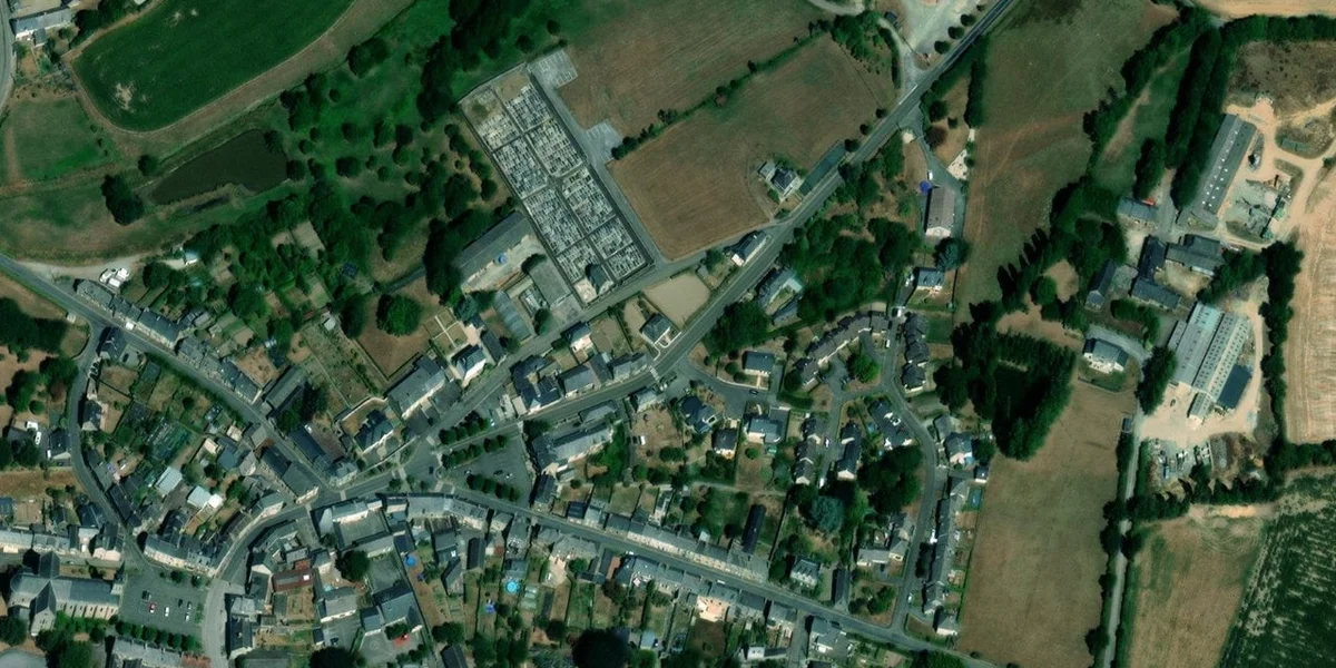 Terrain de Bourgon