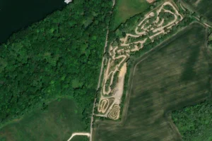 Vue aérienne (© Esri, Maxar, Earthstar Geographics)