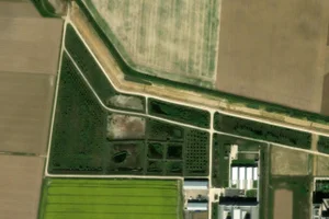 Vue aérienne (© Esri, Maxar, Earthstar Geographics)
