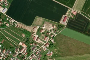 Vue aérienne (© Esri, Maxar, Earthstar Geographics)