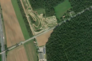 Vue aérienne (© Esri, Maxar, Earthstar Geographics)