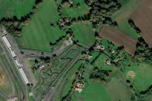 Vue aérienne (© Esri, Maxar, Earthstar Geographics)