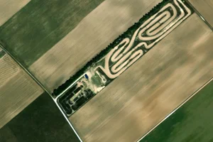 Vue aérienne (© Esri, Maxar, Earthstar Geographics)