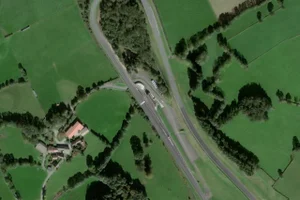 Vue aérienne (© Esri, Maxar, Earthstar Geographics)