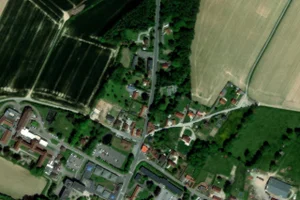 Vue aérienne (© Esri, Maxar, Earthstar Geographics)