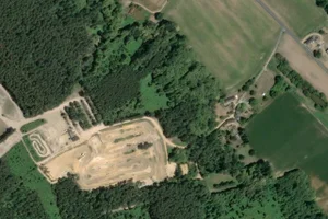 Vue aérienne (© Esri, Maxar, Earthstar Geographics)