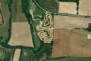 Vue aérienne (© Esri, Maxar, Earthstar Geographics)