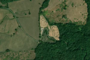 Vue aérienne (© Esri, Maxar, Earthstar Geographics)