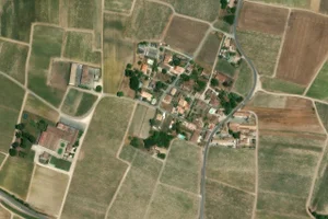 Vue aérienne (© Esri, Maxar, Earthstar Geographics)