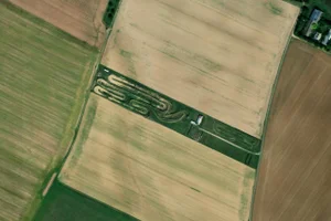 Vue aérienne (© Esri, Maxar, Earthstar Geographics)