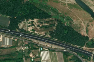 Vue aérienne (© Esri, Maxar, Earthstar Geographics)