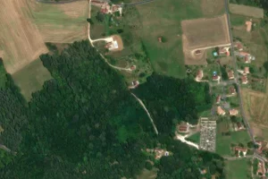 Vue aérienne (© Esri, Maxar, Earthstar Geographics)