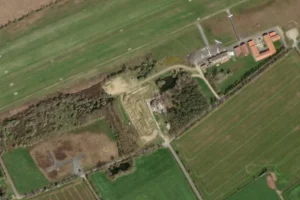 Vue aérienne (© Esri, Maxar, Earthstar Geographics)