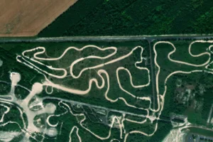 Vue aérienne (© Esri, Maxar, Earthstar Geographics)
