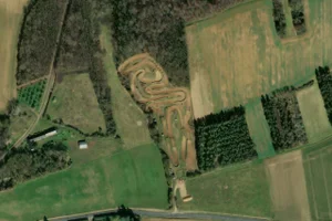 Vue aérienne (© Esri, Maxar, Earthstar Geographics)