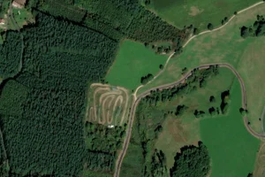 Vue aérienne (© Esri, Maxar, Earthstar Geographics)