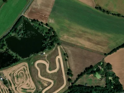 Photo du terrain Club des Loisirs Mécaniques d'Ainay-le-Château (CLM 03)